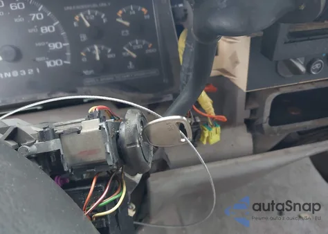 1998 GMC Sierra 1500 Sl Sportside z USA, uszkodzony, nr VIN 1GTEC14M6WZ512527